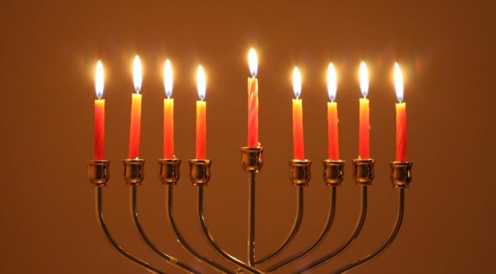 JCC of NNJ ChanukahnCandle Lighting
