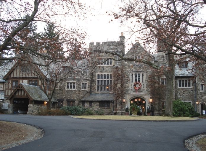Holiday Open House Tours of Skylands Manor at NJBG. Details on mybergen.com