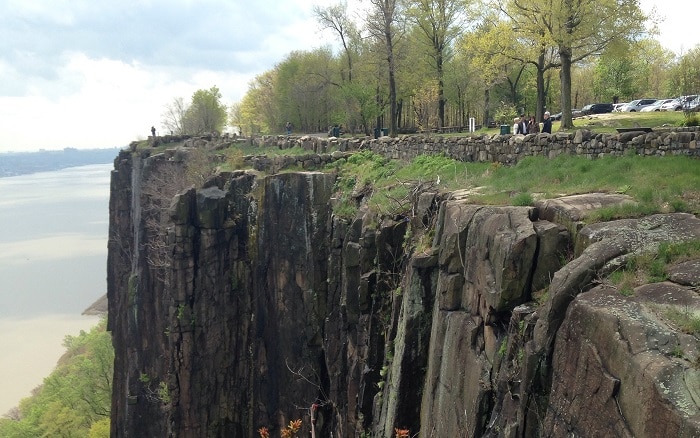 NJ Travel & Tourism Destinations: State Line Lookout in Alpine