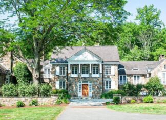 The Women’s Association for Morristown Medical Center (WAMMC) officially opened its 21st Mansion in May designer showhouse with a ribbon cutting ceremony at Wildfair, Township, New Jersey.