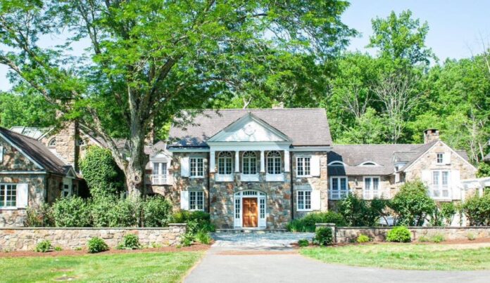 The Women’s Association for Morristown Medical Center (WAMMC) officially opened its 21st Mansion in May designer showhouse with a ribbon cutting ceremony at Wildfair, Township, New Jersey.